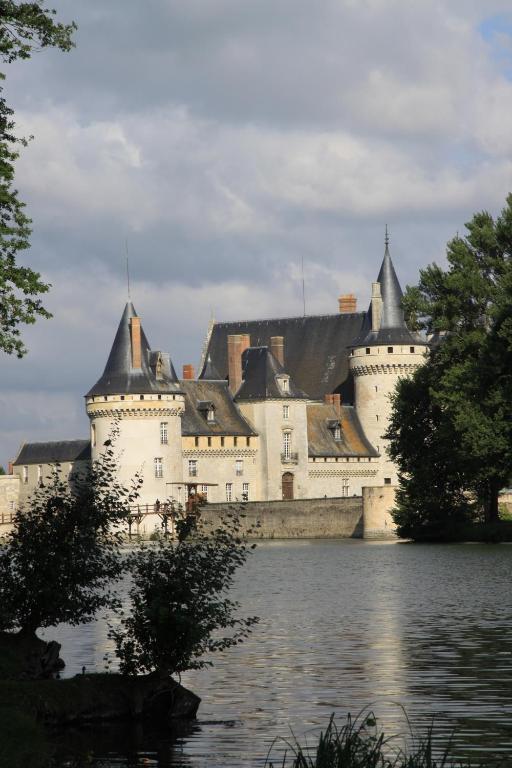 Hotel Henri IV Sully-sur-Loire Exteriér fotografie